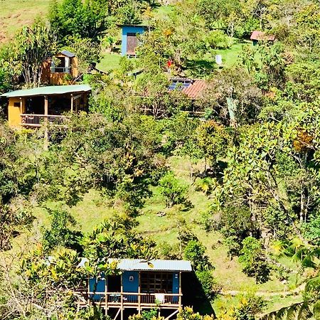 La Casa De Loto Retreat Guatapé מראה חיצוני תמונה